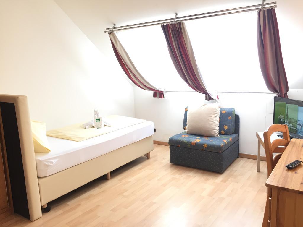 Stadthotel Schwerterbraeu يودنبورغ المظهر الخارجي الصورة